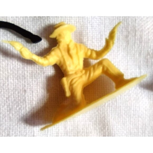 Cowboys Indians Plastic Toy Lot Vintage 28 Pieces Horses Western Style Figures - Picture 10 of 15